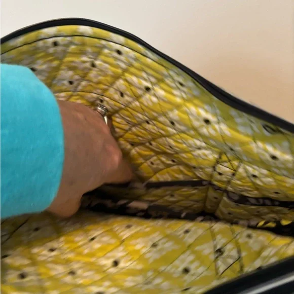 Vera Bradley Yellow & Black tote bag. - Picture 7 of 9